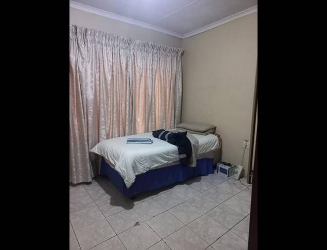 3 BEDROOM HOUSE FOR SALE IN NALEDI EXT 2